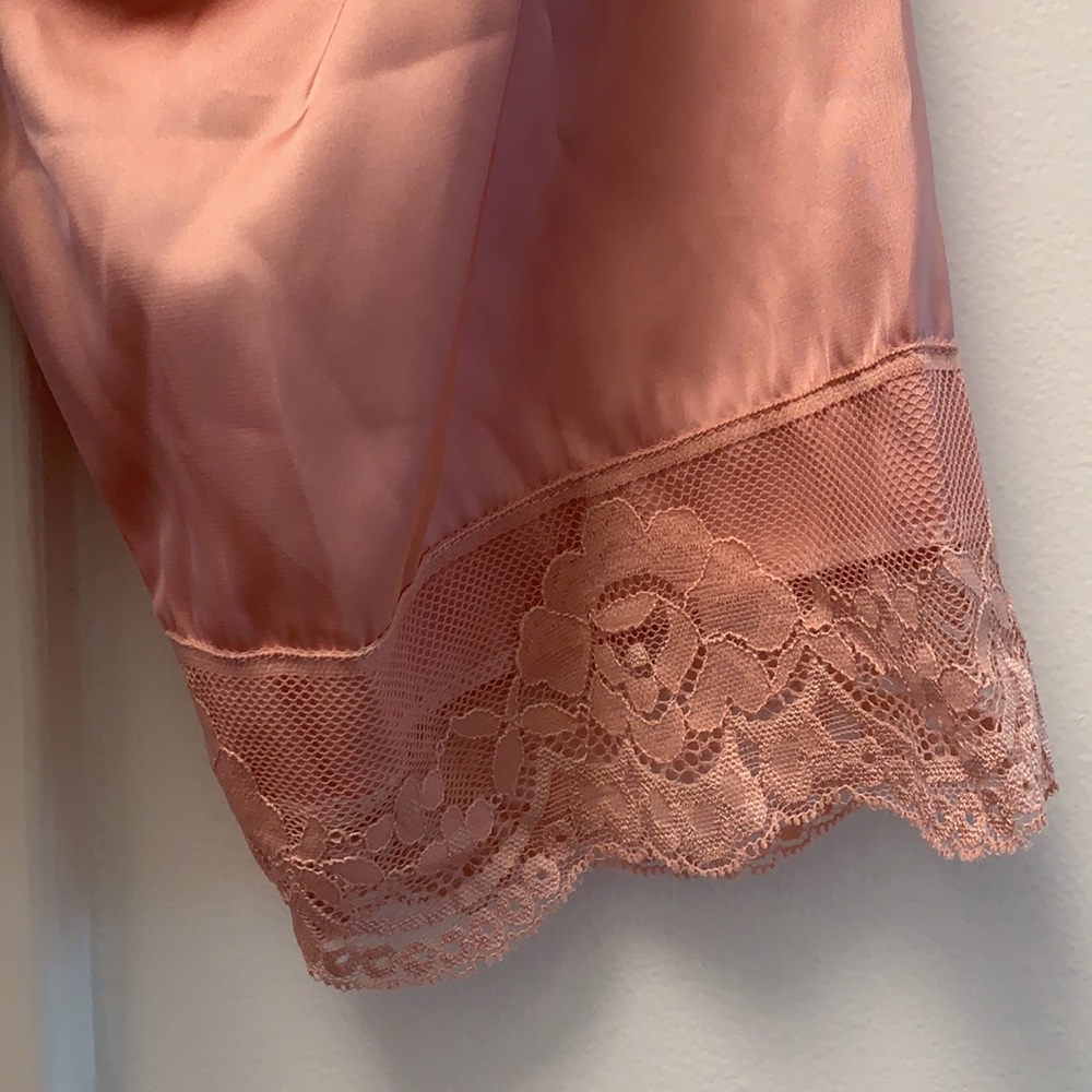 Pink Robe - Picture 3 of 6